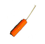 OFS-1光纖水聽器它通過高靈敏度的光學(xué)相干檢測原理，可以達(dá)到較高的探測靈敏度和較寬動態(tài)范圍，將水聲振動轉(zhuǎn)換成光信號，通過光纖傳至信號處理系統(tǒng)提取聲信號信息，具有靈敏度高、頻帶響應(yīng)寬、抗電磁干擾、耐惡劣環(huán)境、結(jié)構(gòu)輕巧、易于遙測和構(gòu)成大規(guī)模陣列等特點，它屬于新型水聽器的一種，已經(jīng)逐漸從早期的實驗室研究階段邁向工程應(yīng)用。
