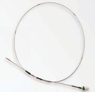 YS-T500超高溫光纖光柵溫度傳感器可進行高達1000℃的超高溫測量，既可作為單點傳感器，也可以通過復用形成多點測溫傳感器陣列。該款溫度傳感器多運用于航空航天高溫部件的溫度準分布式測量，也可以用于工業(yè)高溫介質爐等方面的高溫監(jiān)測。具有尺寸小，可彎曲，易于被測物緊密貼合；可復用程度高，引線簡單；測溫點數(shù)、測溫間距等可靈活定制；超寬溫度測量范圍等特點。